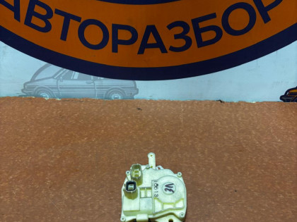 Замок двери задний левый RA6