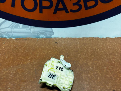 Замок двери задний правый RA8 RA6
