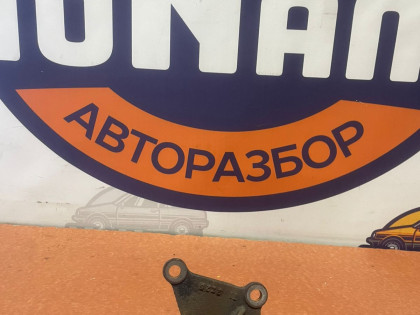 Подушка двигателя левая  JDM09CS3LA0 WG1785790 MR961351 WG1938677 CU2W