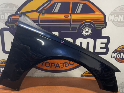 Крыло переднее правое 652