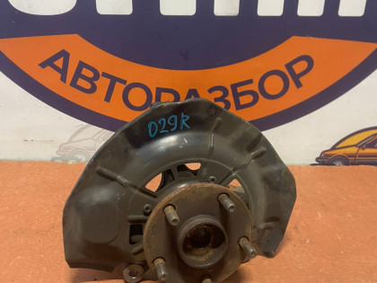 Ступица передняя правая ACV40