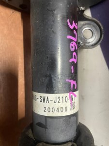 Стойки передние пара как на фото обслуженны HONDA CR-V OEM 51601-SWA-J15 51602-SWA-J15 RF4 2011
