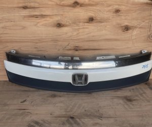 Решетка радиатора 71121S7AJ02 HONDA STREAM